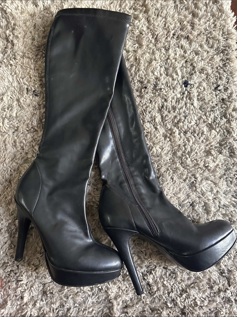 Aldo Women's Black High-Heel Knee Boots - Sleek Platform Stiletto